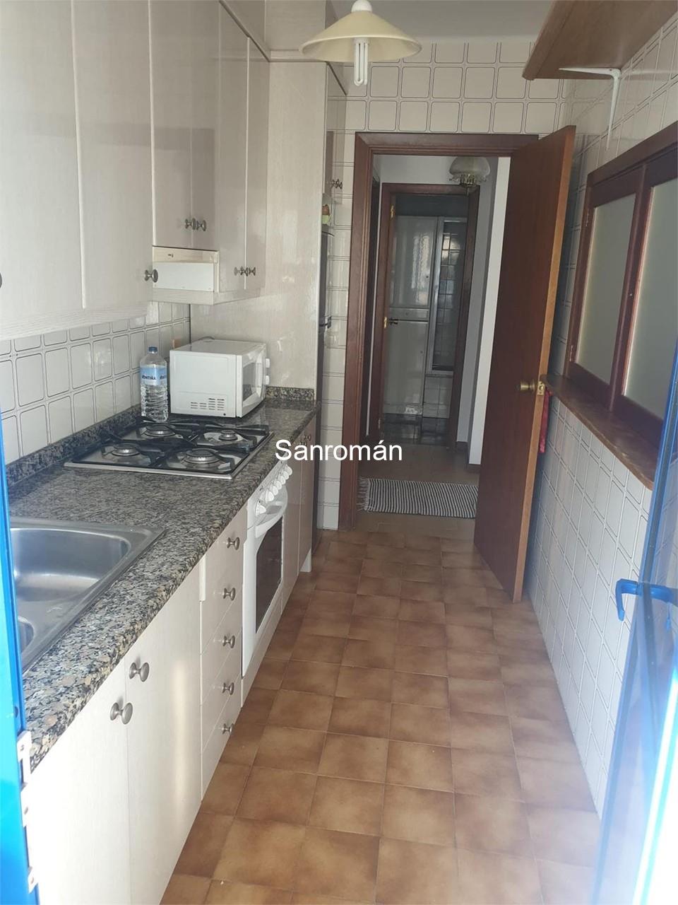 Foto 2 ALQUILER VERANO. Apartamento de 2 dormitorios en Playa América - Nigrán.