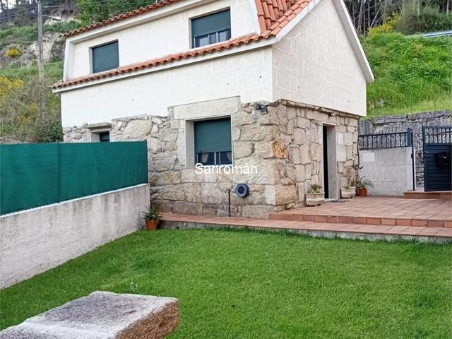 ALQUILER VERANO. CASA DE DOS PLANTAS EN GONDOMAR