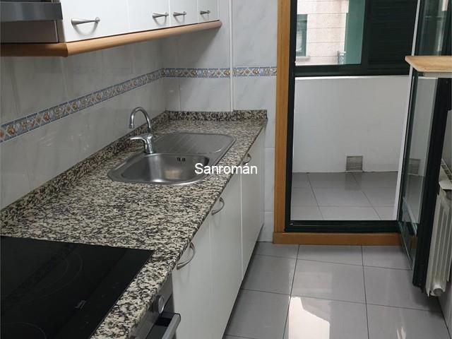 Apartamento de 2 dormitorios en Ramallosa - Nigrán. Muy buen estado. Alquiler anual.