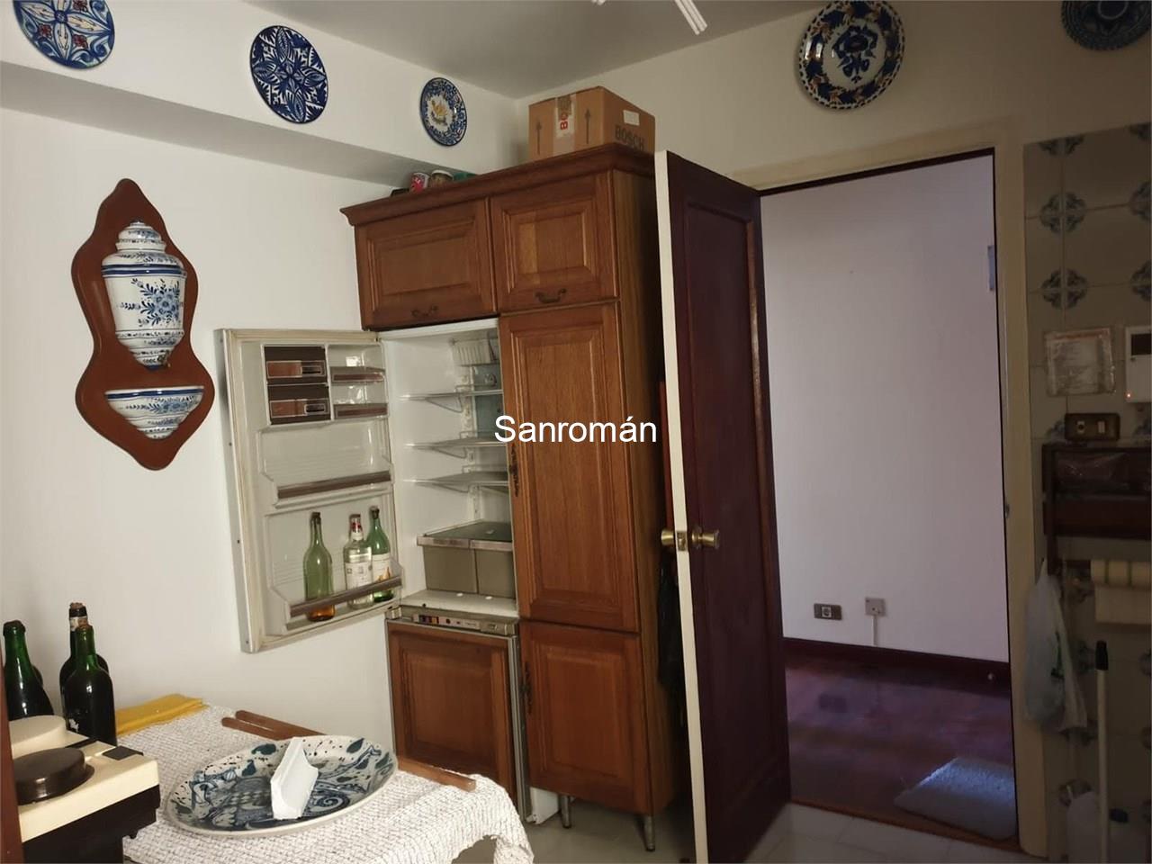 Foto 3 Apartamento de 2 dormitorios en Vigo - C/ Camelias, próximo al Concello de Vigo. Esquina Hispanidad.