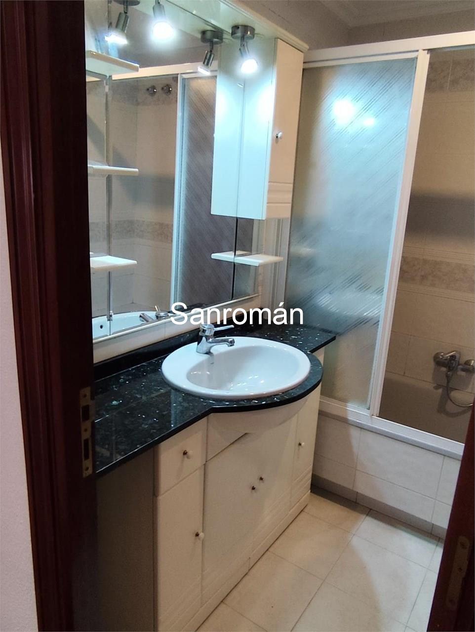 Foto 13 APARTAMENTO DE DOS DORMITORIOS EN AVDA. CASTELAO (VIGO)