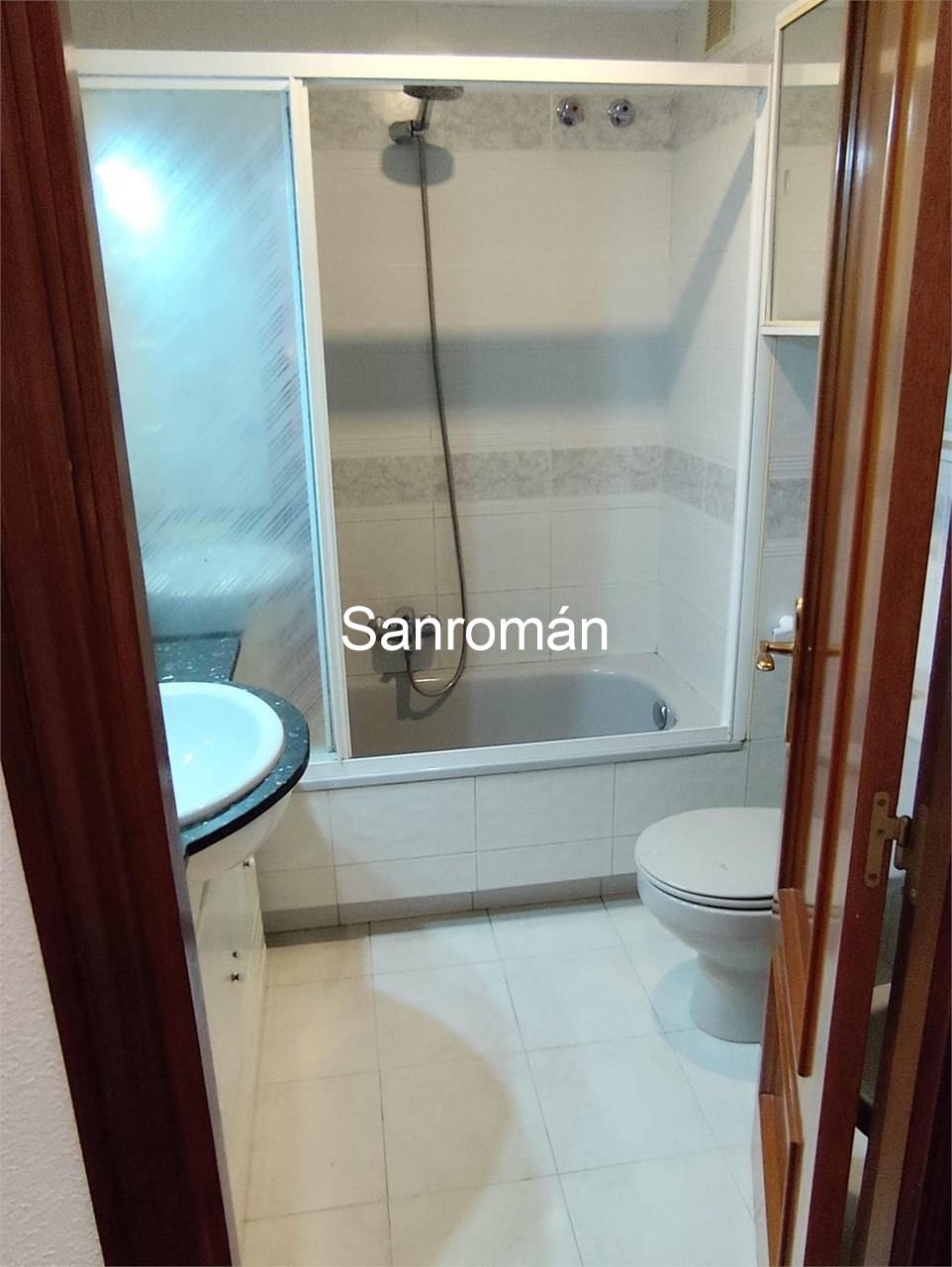 Foto 14 APARTAMENTO DE DOS DORMITORIOS EN AVDA. CASTELAO (VIGO)