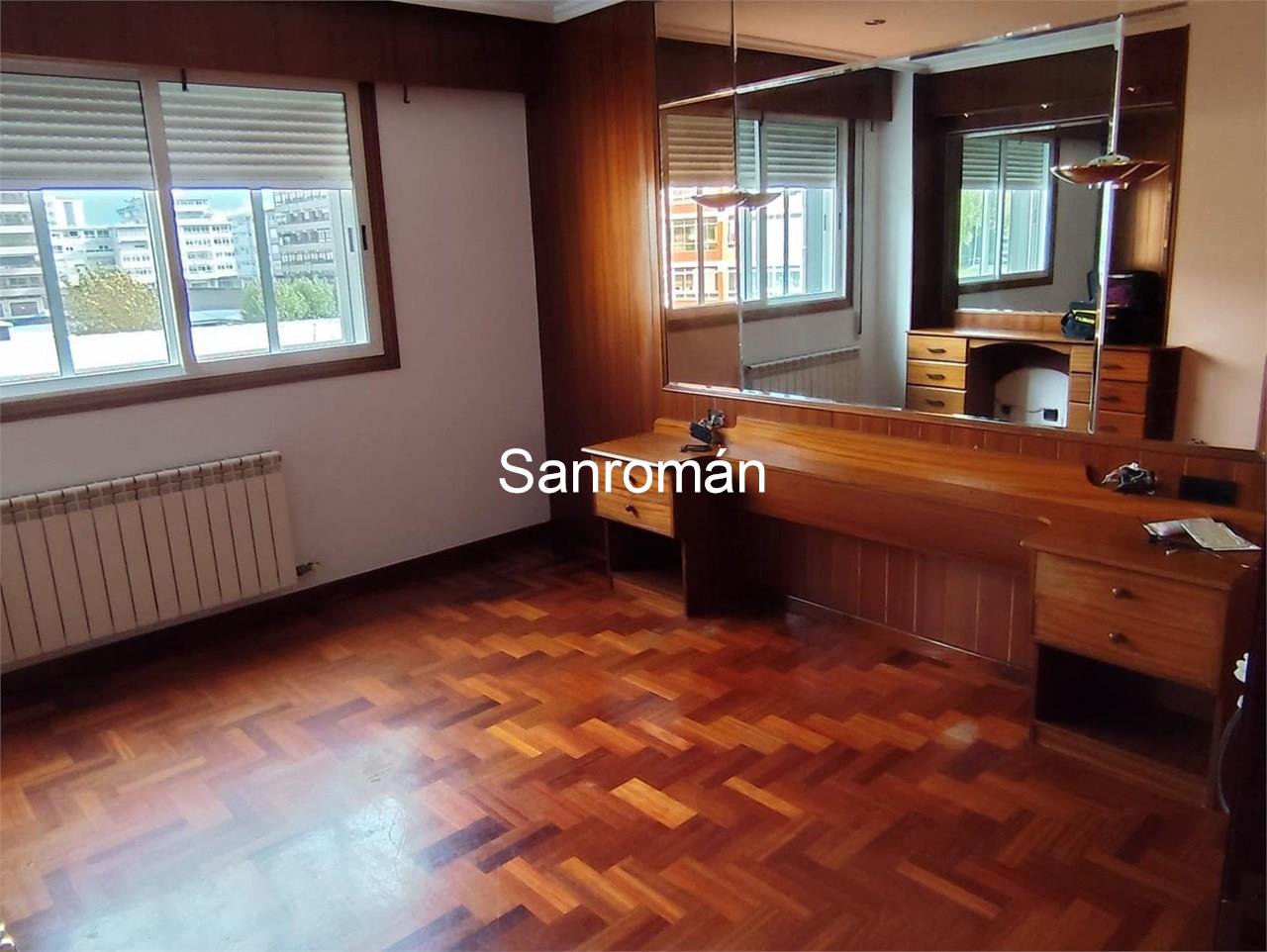 Foto 2 APARTAMENTO DE DOS DORMITORIOS EN AVDA. CASTELAO (VIGO)