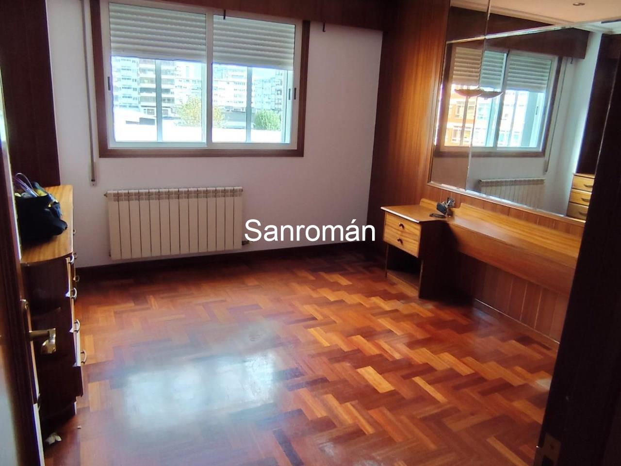 Foto 3 APARTAMENTO DE DOS DORMITORIOS EN AVDA. CASTELAO (VIGO)