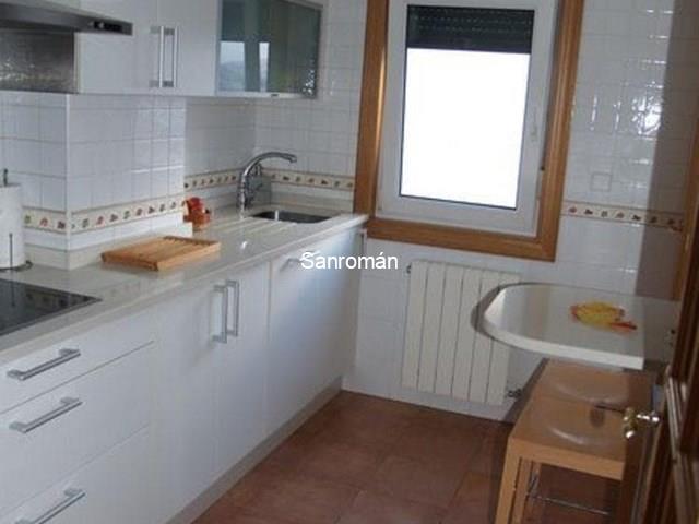 Apartamento seminuevo en Nigrán (Centro). 