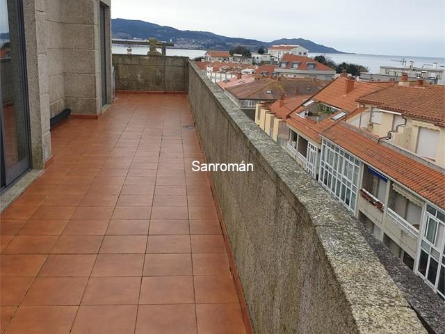 Espectacular piso en Panxón. A 100 m. de la playa. 3 dorm., 2 baños. Ámplia terraza. Vistas. - Nigrán