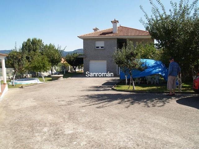 EXCELENTE CHALET UNIFAMILIAR EN BELESAR (BAIONA)