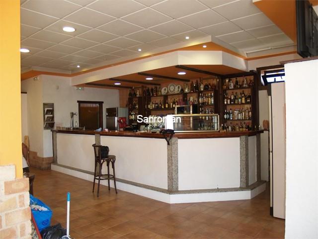 LOCAL COMERCIAL EN RAMALLOSA (ZONA ROMANA). ACONDICIONADO PARA CAFETERÍA. - Nigrán