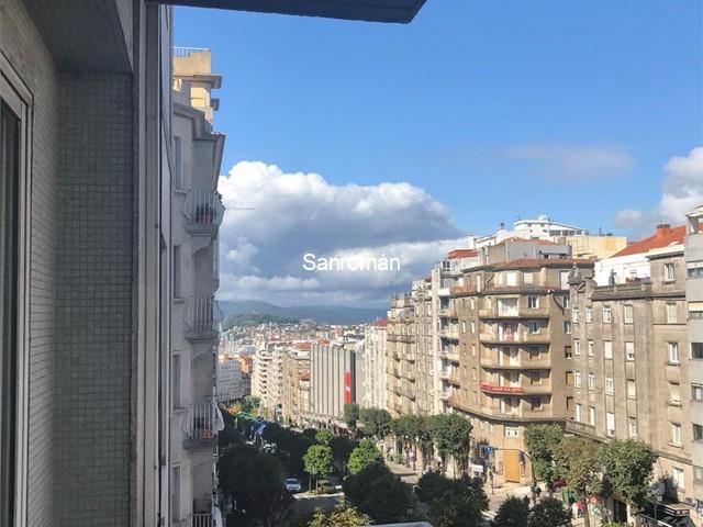 Piso de 3 dormitorios en Vigo - Centro. C/ Gran Vía (Plaza de España).