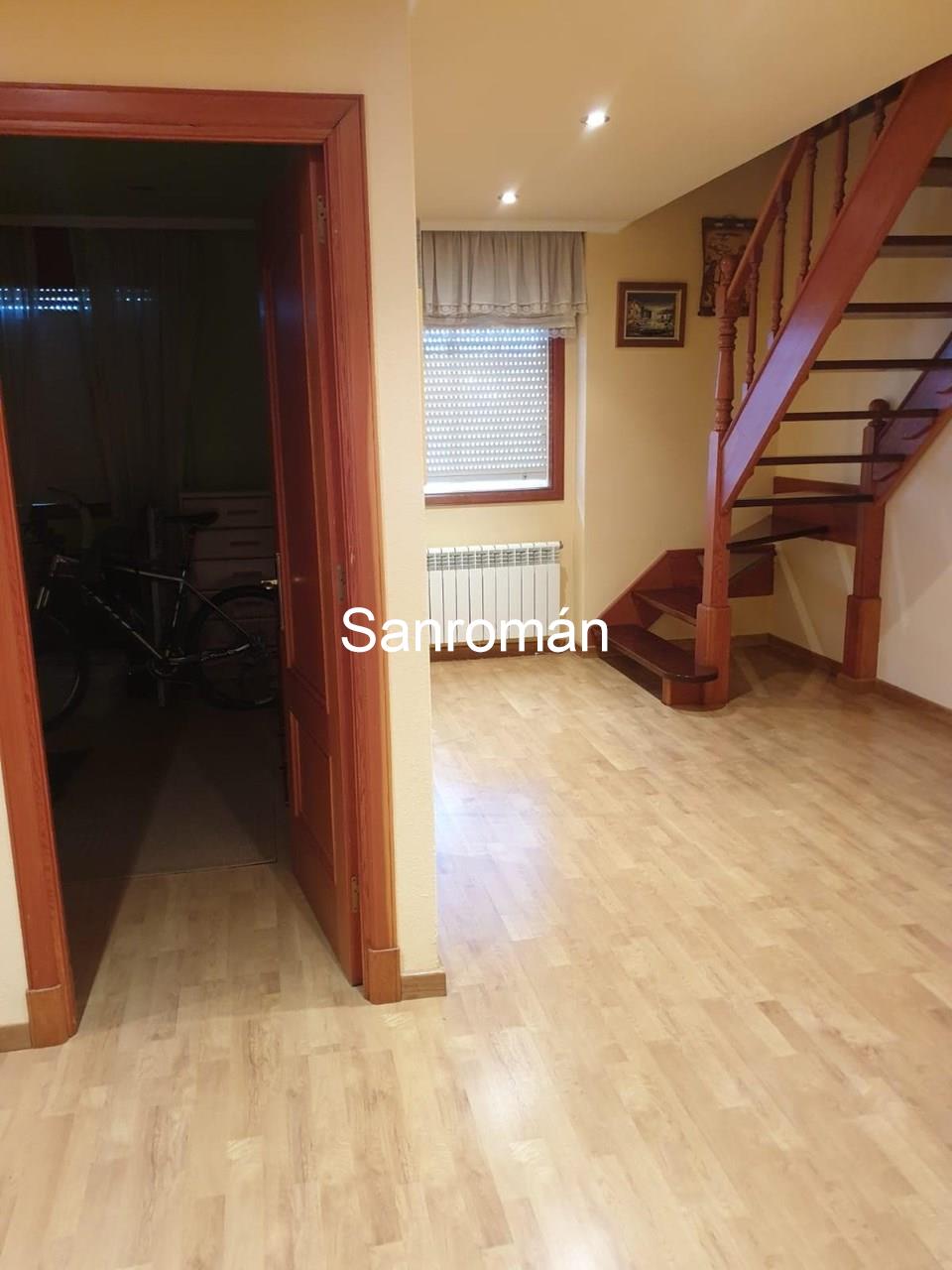 Foto 4 PISO DÚPLEX, 6 DORMITORIOS, 2 BAÑOS. TERRAZA. PISCINA COMUNITARIA