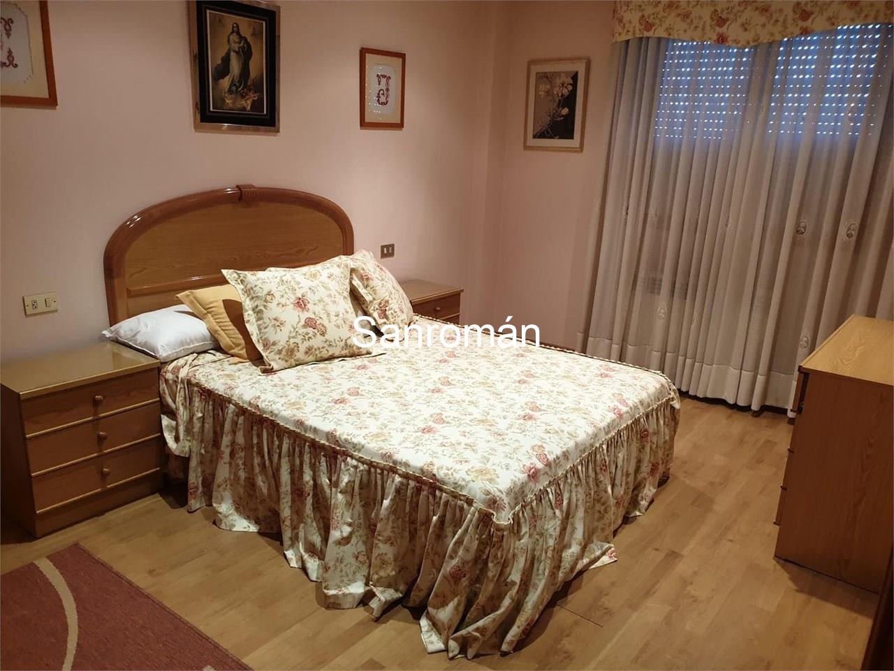 Foto 6 PISO DÚPLEX, 6 DORMITORIOS, 2 BAÑOS. TERRAZA. PISCINA COMUNITARIA