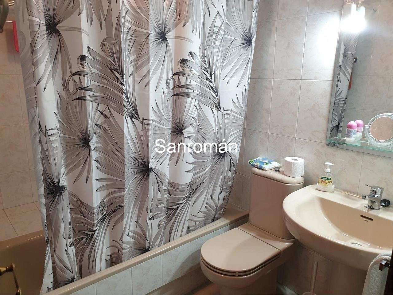 Foto 9 PISO DÚPLEX DE TRES DORMITORIOS Y TRES BAÑOS. NIGRÁN - CENTRO